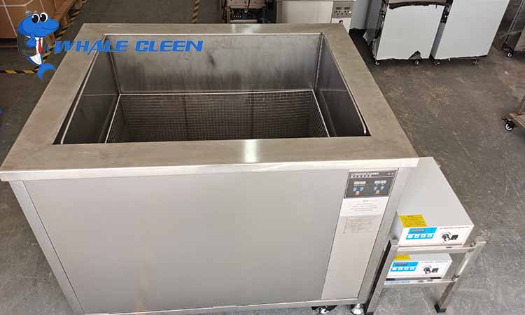 The advantage of hardware ultrasonic cleaning machine