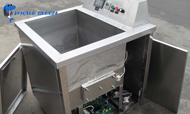 The industrial ultrasonic cleaning machine can quickly remove oil and rust from mechanical parts