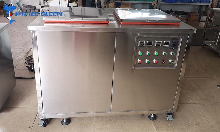 What technology does the ultrasonic cleaning machine contain?