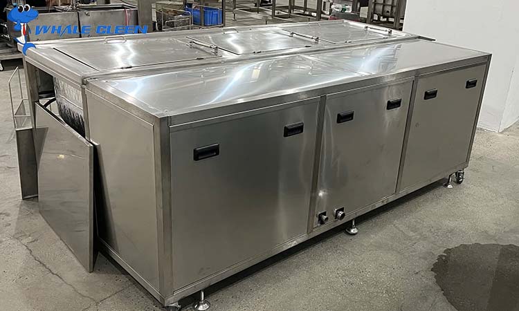 How do ultrasonic cleaners remove metal rust stains?