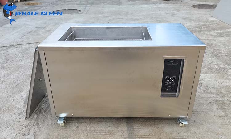 What are the advantages of the ultrasonic cleaning machine itself? One of the transducer's good or bad distinctions!