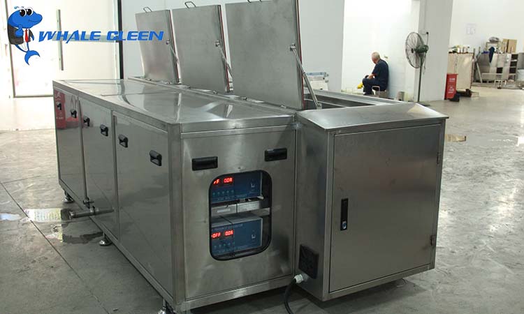 What should we pay attention to when cleaning with ultrasonic cleaning equipment?