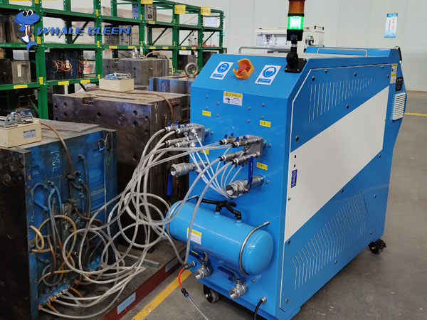 Mould waterway cleaning machine