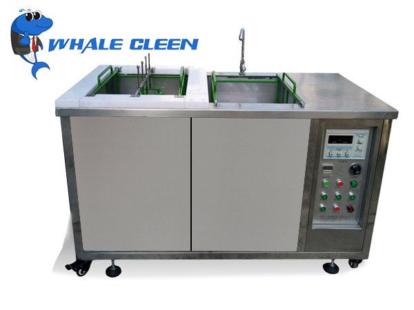 Electrolytic ultrasonic cleaning machine for double-slot mould